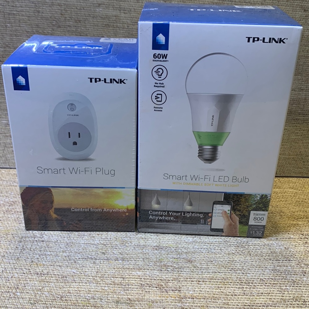 TP-Link Smart Plug & Smart Light Bulb!   💡🔌 - Picture 2 of 6